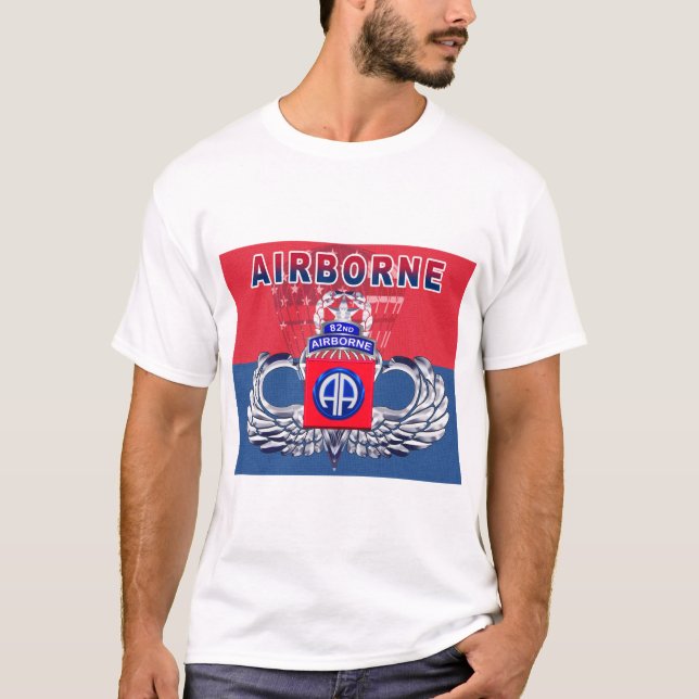 "must have" 82:a Airborne Division T Shirt (Framsida)
