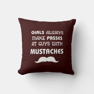 Mustache Kudde