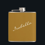 Mustang Guld Elegant Skript Namn Bröllopsfest  Fickplunta<br><div class="desc">Fira i stil med denna senapsgula guldflaska med elegant skript-teckensnitt. Perfekt för möhippor,  brudvisningar och brudtärnegåvor,  denna stilrena design skapar en minnesvärd souvenir. Ett bra val för bröllopsfest-favoriter,  tjejresor eller en rolig kväll ute. Denna trendiga flaska är både praktisk och modeinriktad för alla firanden.</div>