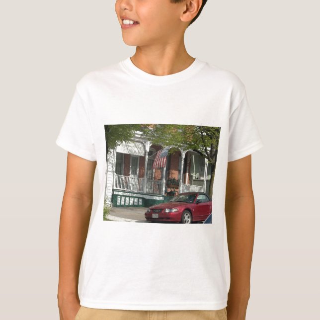 Mustang och amerikanska flaggan i Hampden T Shirt (Framsida)