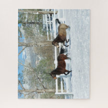 Mustangs som går i Snö Puzzle