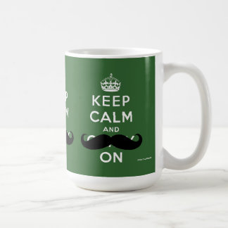Mustaschbehållalugn och bär på | grönt kaffemugg