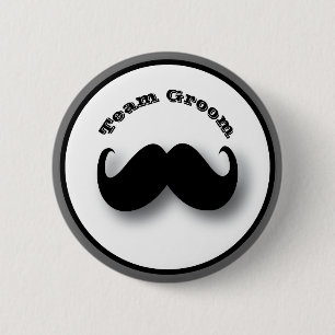 Mustaschen knäppas - lagbrudgum knapp