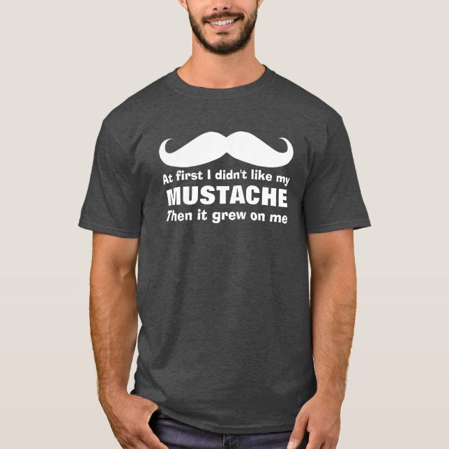 Mustaschen växte på mig tee (Framsida)
