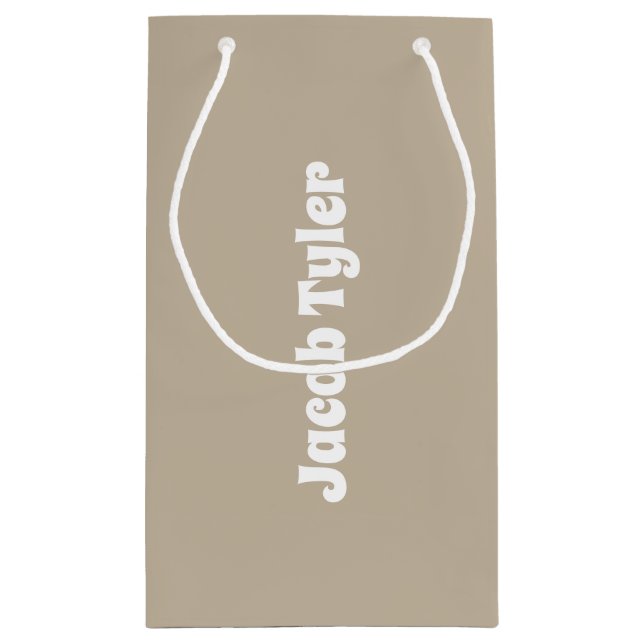 Muted Elegance - Lugn Stone Namn Gift Bag (Baksidan)