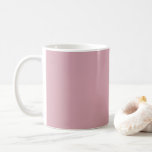 MUTESTENT - Misty Ro Kaffemugg<br><div class="desc">Elegant "Misty Ro"-kaffe mugg från vår muterade eleganssamling. Höj din hemdekanter och din morgonkaffrutin med chicen mugg. Klassisk design uppfyller funktioner. Behandla dig själv eller förvåna en älskad med en snyggt till din livsmiljö. Misty Ro är en delikat och sann skugga, en girig blandning av mjuk rosa och subtila lilaska...</div>