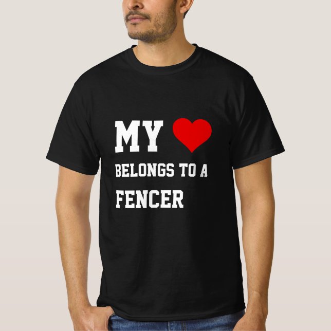 My Belongs To A Fencer T-Shirt (Framsida)