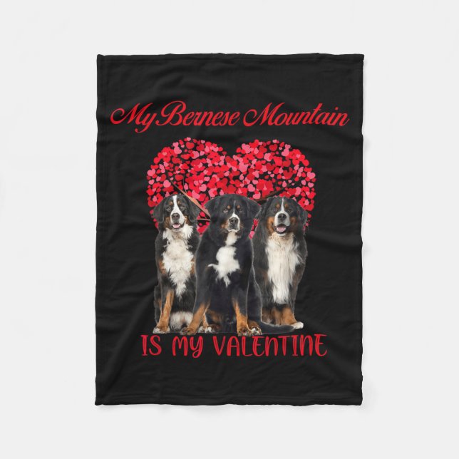 My Bernese Mountain Is My Valentine Dog Lover Vale Fleecefilt (Framsidan)