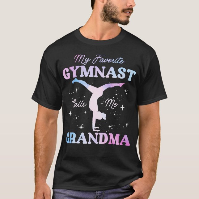 My Favorite Gymnast Calls Me Grandma Gymnastics Gr T Shirt (Framsida)