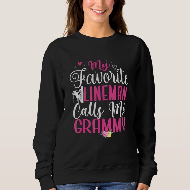 My Favorite Lineman calls me Grandma Cute T Shirt (Framsida)