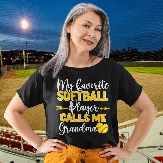 My Favorite Softball Player call me Grandma T Shirt (Skapare uppladdad)