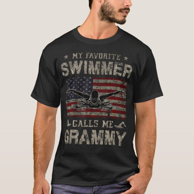My Favorite Swimmer Calls Me Grammy Mothers Day T Shirt (Framsida)