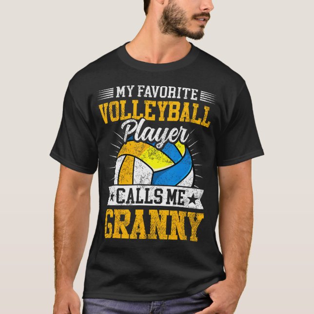 My Favorite Volleyball Player Calls Me Granny Moth T Shirt (Framsida)