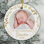 My First Christmas As Grandma Gold Foliage Photo Julgransprydnad Keramik<br><div class="desc">This elegant Grandma Christmas Ornament is decorated with gold foliage on a white background.
Easily customizable with baby's photo and year.
Original Watercolor © Michele Davies.</div>