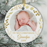 My First Christmas As Grandpa Gold Foliage Photo Julgransprydnad Keramik<br><div class="desc">This elegant Grandpa Christmas Ornament is decorated with gold foliage on a white background.
Easily customizable with baby's photo and year.
Original Watercolor © Michele Davies.</div>