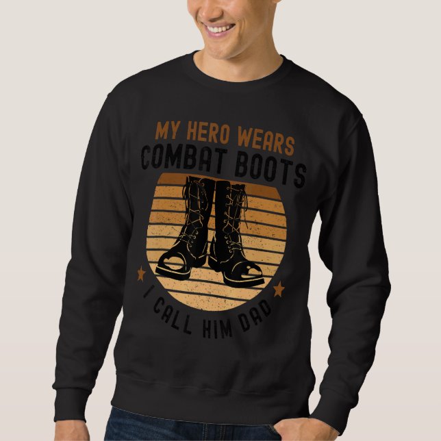 My Hero Wears Combat Boots Fars dag 2022 Lång Ärmad Tröja (Framsida)