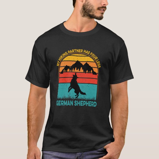 My Hiking Partner Has Four Legs German Shepherd T Shirt (Framsida)