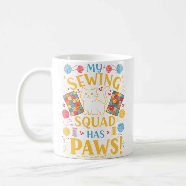 My Sewing Squad Has Paws Funny Cat Quilting Kaffemugg (Vänster)