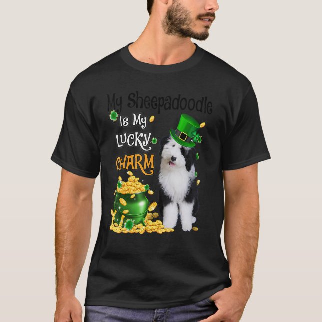 My Sheepadoodle Is My Lucky Charm Cute Dog Patrick T Shirt (Framsida)