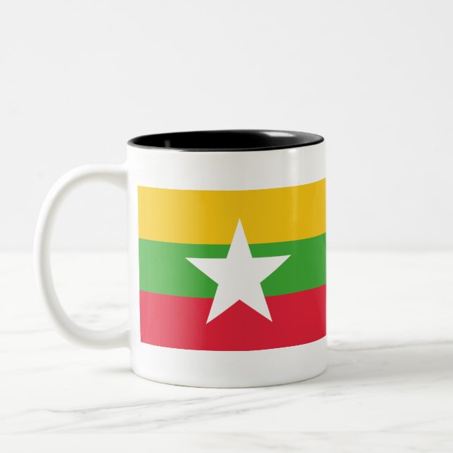Myanmars flagga Två-Tonad mugg (Vänster)