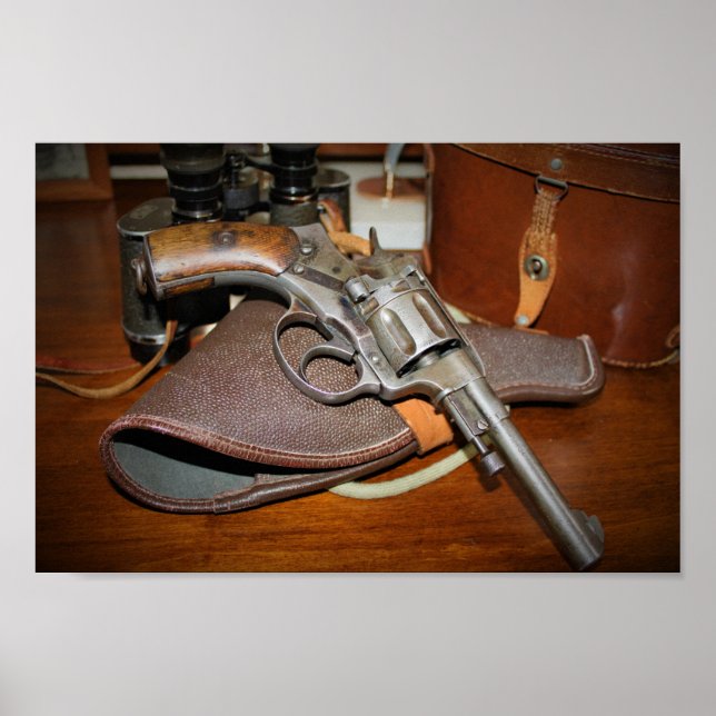 Mycket coola antika Nagantrevolverfotografi Poster (Framsidan)