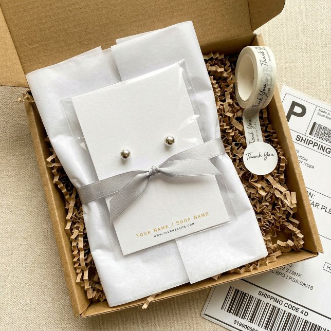 Mycket enkelt visning för vit och guld visitkort (Very Simple white and gold earring display card.)