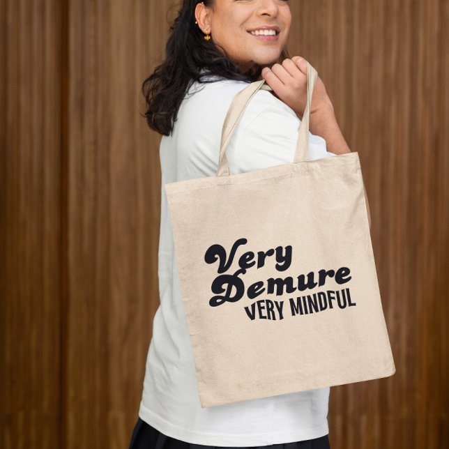 Mycket krävande, minutiös, mjuk, flicka Era, estet Tygkasse (very demure very mindful black typography tote bag)