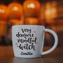Mycket krävande, minutiös Witch Halloween Namn Kaffemugg