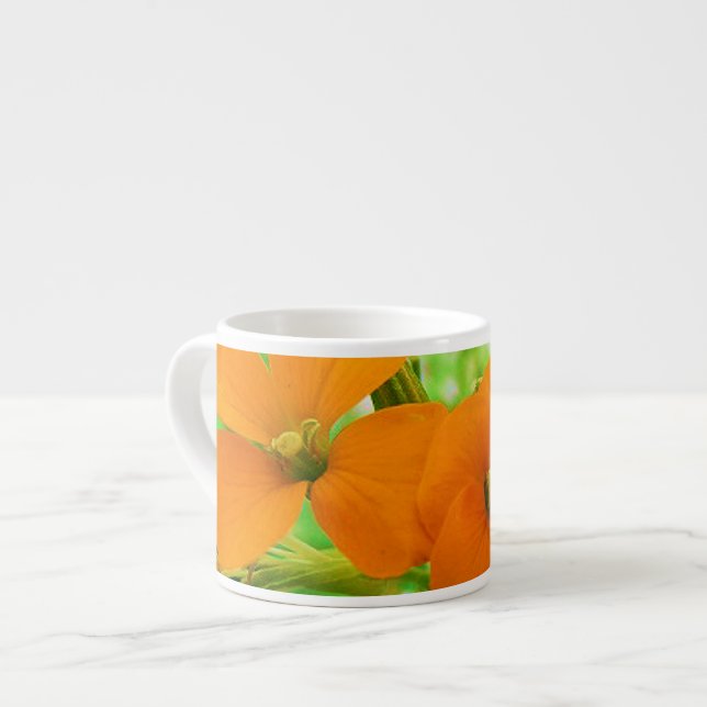 Mycket lilla ljusa orange vildblommar espressomugg (Framsida vänster)