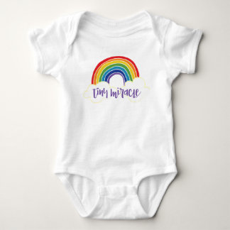 Mycket liten mirakelregnbågebaby tee