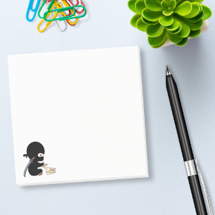 Mycket litet Ninja danandeOrigami papper som Post-it Block