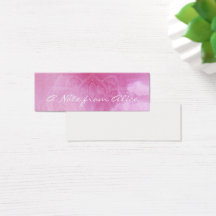 Mycket litet noterar med den rosa vattenfärg- &