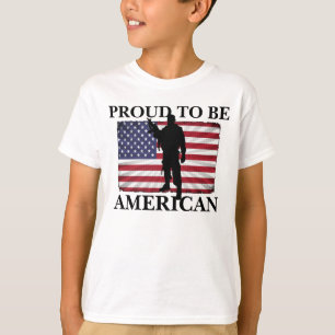 Mycket patriotiskt proud som amerikanskt Flagga T Shirt