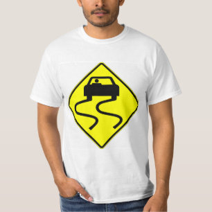 Mycket Roligt i slips när Blöten signerar T-Shirt