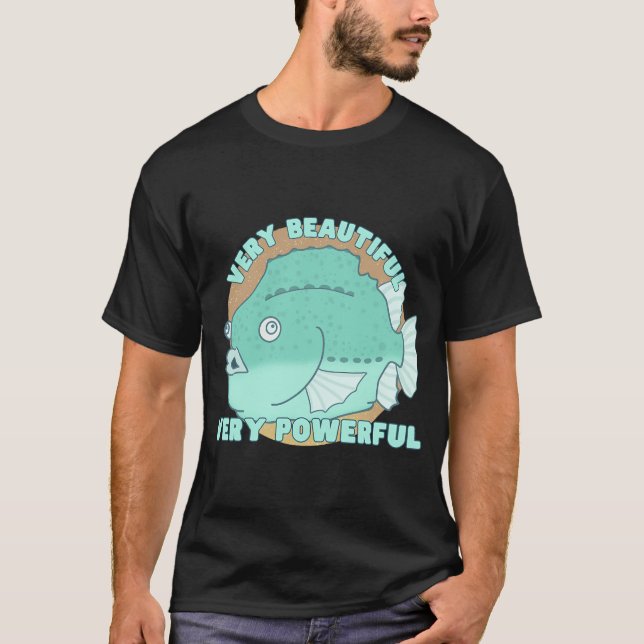 Mycket vacker, mycket kraftfull sjurygg t shirt (Framsida)