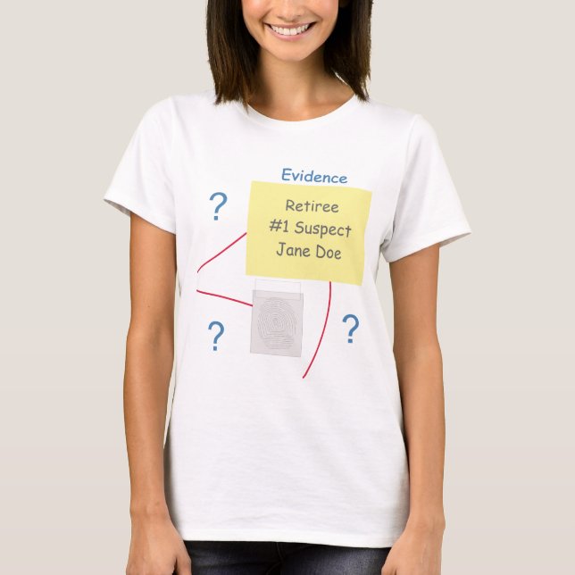 Mymamme Crime Solving Evidence Board Retiree T Shirt (Framsida)