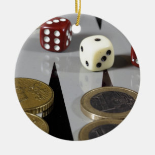 Mynt på en backgammon stiger ombord julgransprydnad keramik