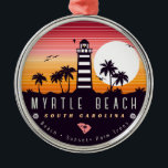 Myrtle Beach fyr SC Retro Sunset Souvenirs Julgransprydnad Metall<br><div class="desc">Myrtle Beach-återstranddesign för semester. Myrtle Beach South Carolina Vintage souvenir för resor till South Carolina-ön. Strandkonst i Myrtle Beach för South Carolina-semesterfirare och ryggpackare. Myrtle Beach retro souvenir. Utformning för backpackers och resor till South Carolina. Ön med Vintage souvenir för semesterfirare i havet. - Du kan anpassa mallen genom att...</div>