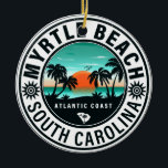 Myrtle Beach South Carolina Retro Sunset Souvenirs Julgransprydnad Keramik<br><div class="desc">Myrtle Beach South Carolina Retro Sunset Souvenirs Stickers. Den här retro Myrtle från South Carolina-Vintagen gör en underbar julklapp eller födelsedagspresent till fläkt av South Carolina Beach. Retro-sommarbesöksmönstret är en perfekt gåva till älskare och tropiska destinationer fläkt.</div>
