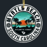 Myrtle Beach South Carolina Retro Sunset Souvenirs Julgransprydnad Keramik<br><div class="desc">Myrtle Beach South Carolina Retro Sunset Souvenirs Stickers. Den här retro Myrtle från South Carolina-Vintagen gör en underbar julklapp eller födelsedagspresent till fläkt av South Carolina Beach. Retro-sommarbesöksmönstret är en perfekt gåva till älskare och tropiska destinationer fläkt.</div>