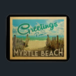 Myrtle Beach Vintage resor Magnet<br><div class="desc">I den här vintagen från Myrtle Beach finns en sandstrand med vackra turkoshavet vatten och över havet,  ett blå himmel med giftiga vita moln. I vintage resor stil.</div>