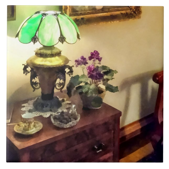  mysig salong med blombladslampa kakelplatta (Framsidan)