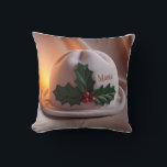 Mysigt 3D Baby Hat med Holly & "Mamma" Kudde<br><div class="desc">En 3D-design med en plush baby som är försedd med detaljerade löv och bär från holly,  som är mjukt belyst med volymljus. Den subtila "Mamma" från ord tillför en aning kärlek och värme.</div>