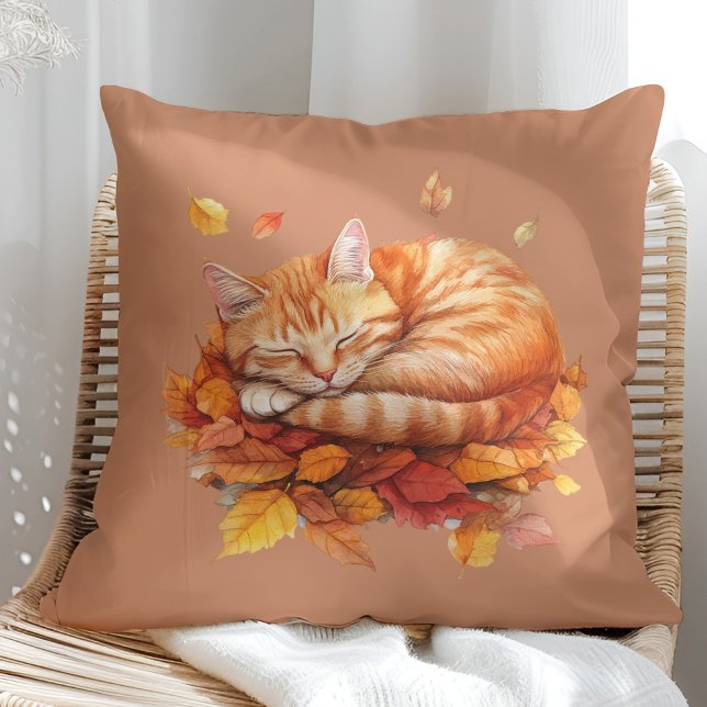 Mysigt Ginger Cat Terracotta Pillow Kudde (Cozy Sleeping Ginger Cat Terracotta Pillow on a sunny boho armchair)