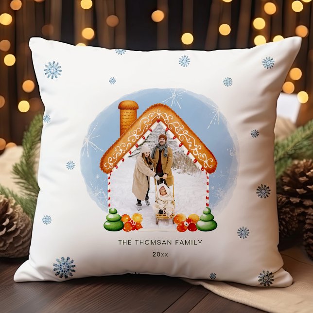 Mysigt julgringerbröd House Photo Helgdag Kudde (Cozy Christmas Gingerbread House Photo Holiday Throw Pillow)