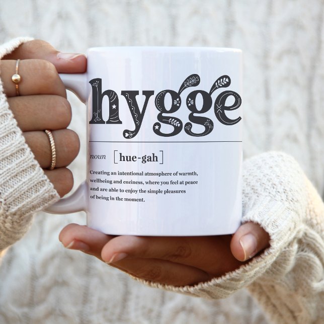 Mysigt offertsäsong 11 oz kaffemugg (Trendy Danish Hygge Definition noun quote coffee mug, inspirational cozy well-being winter gift)