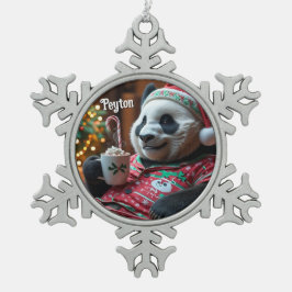 Mysigt Panda i julpajamas-Personligen Snöflinga Pewter Julgransprydnad