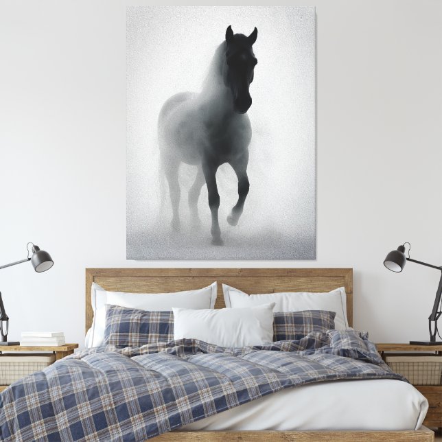 Mysterious Black Horse som kommer från Mist Canvastryck (Insitu (sovrum))