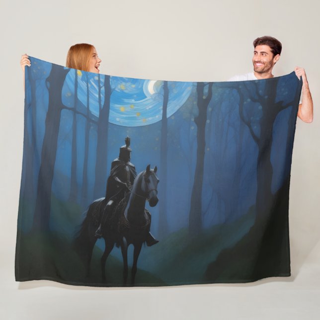 Mysterious Black Knight i Moonlit Forest Fleecefilt (På plats)