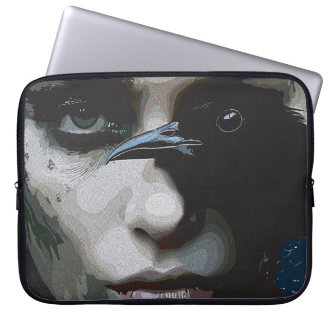 Mysterisk kvinna med korp laptop fodral (Framsidan)